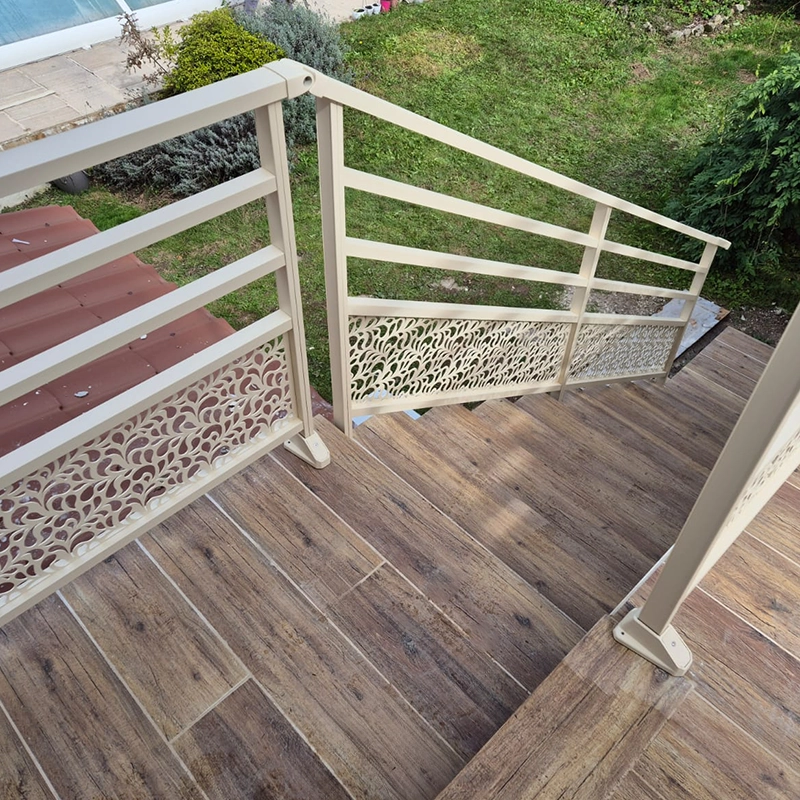 Garde-corps Kostum avec décor Fresk